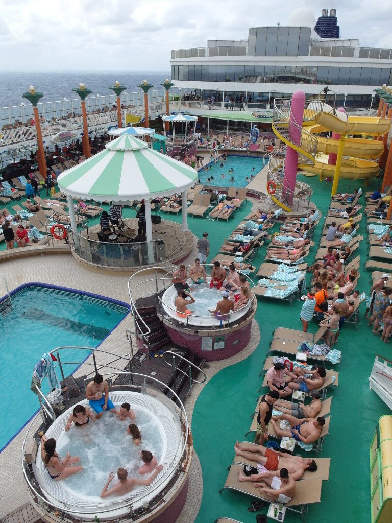 Pool Deck Norwegian Jade NCL