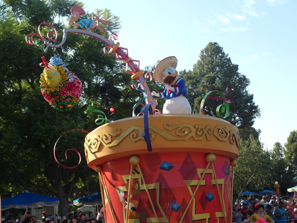 Donald Duck Disneyland Anaheim Parade