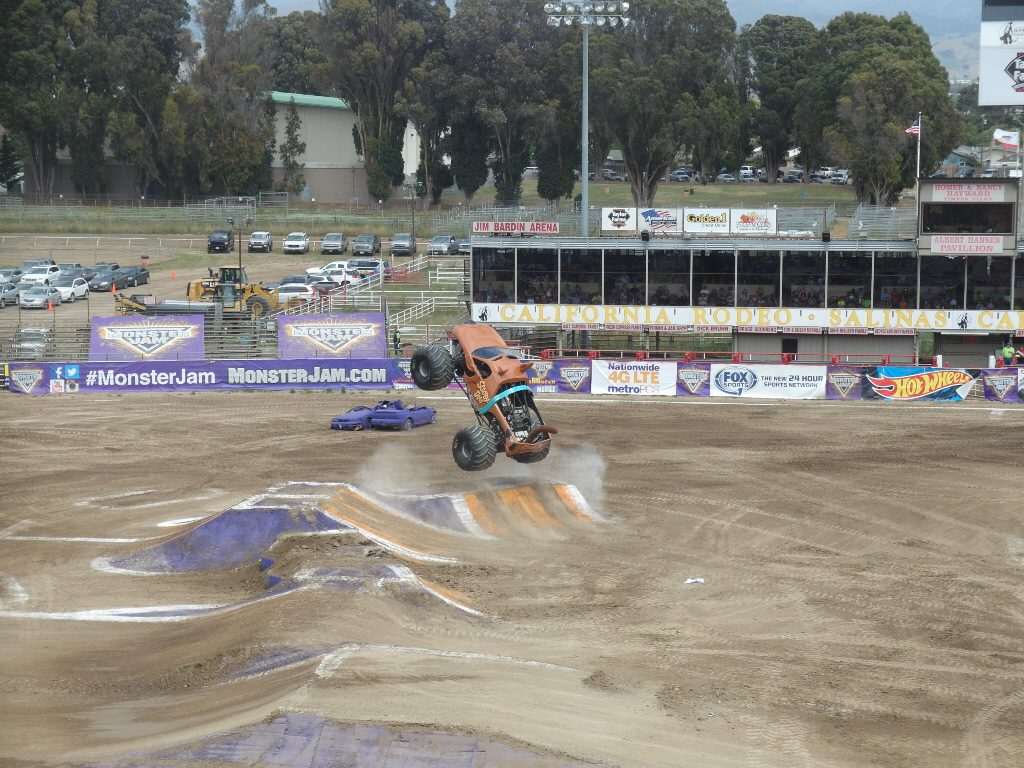 Scooby Doo in Mid Air - Monster Jam