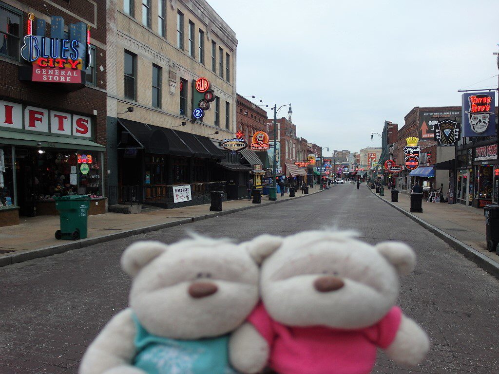 Blues Rock & Roll or just good BBQ at Beale Street Memphis