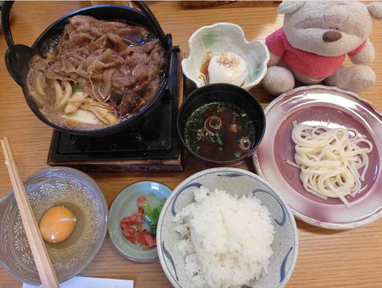 Hida Takuma Hidagyu Sukiyaki Set (4400 yen) cooked!