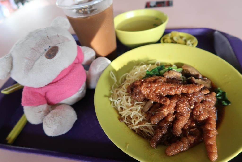 Chicken Feet Noodles (著名冬菇鸡脚面) Mayflower Food Centre