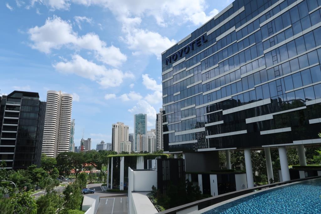 View from Infinity Pool of Novotel Singapore on Stevens