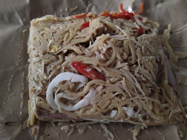 Tiong Bahru Yi Sheng Fried Hokkien Prawn Noodles ($6)