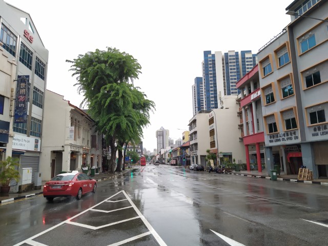 Commencing our walk along Jalan Besar