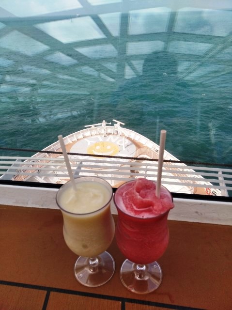 Strawberry smoothie and virgin Pina Colada at Solarium Quantum of the Seas
