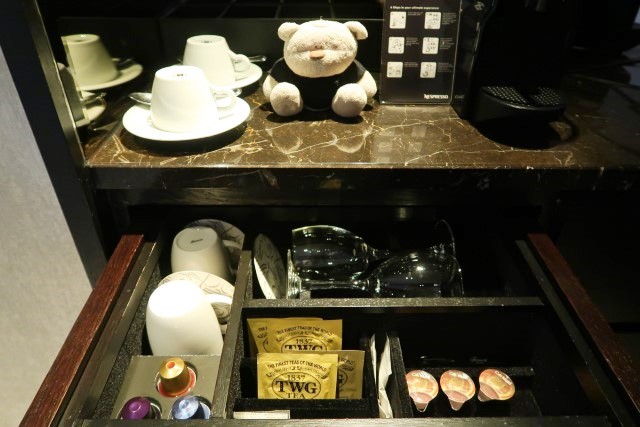 Fairmont Singapore in-room coffee tea facility
