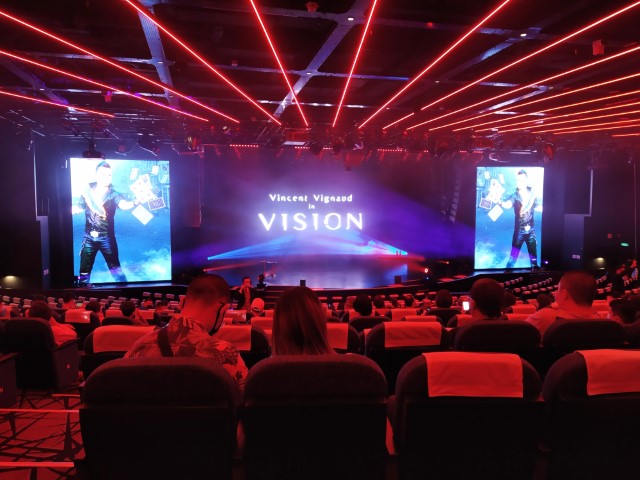 Magic Show Vision by French Magician Vincent Vignaud on World Dream