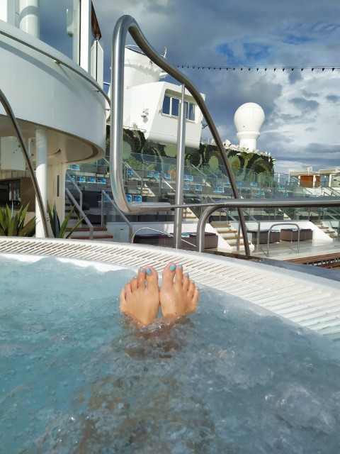 Dream Cruises World Dream Jacuzzi at Zouk Beach Club on a Cruise to Nowhere