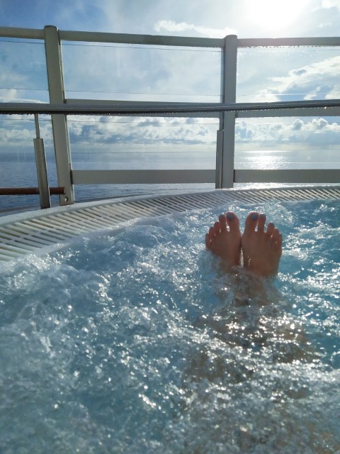Amazing unblocked sea views from Jacuzzis at Zouk Beach Club onboard Dream Cruises World Dream