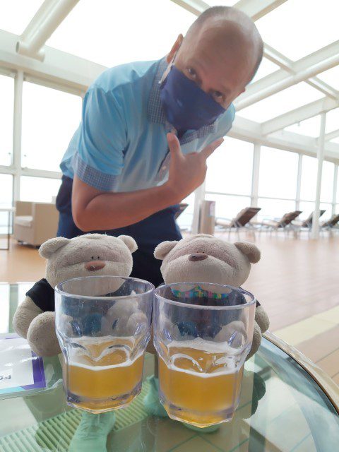 George's concoction of "Kamikaze" cocktail shots in Solarium Sunshine Bar, Quantum of the Seas