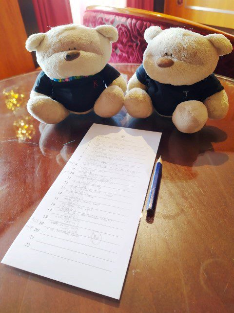 2bearbear playing tri-bond trivia at Schooner Bar Quantum of the Seas