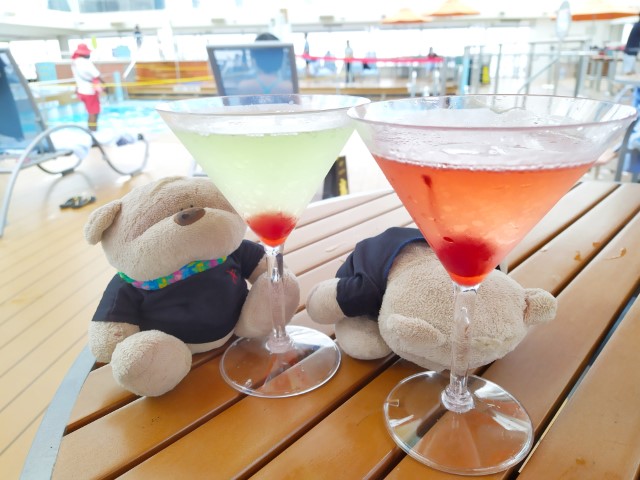 Quantum of the Seas Cocktails - Appletini (green) and Washington Apple (red)