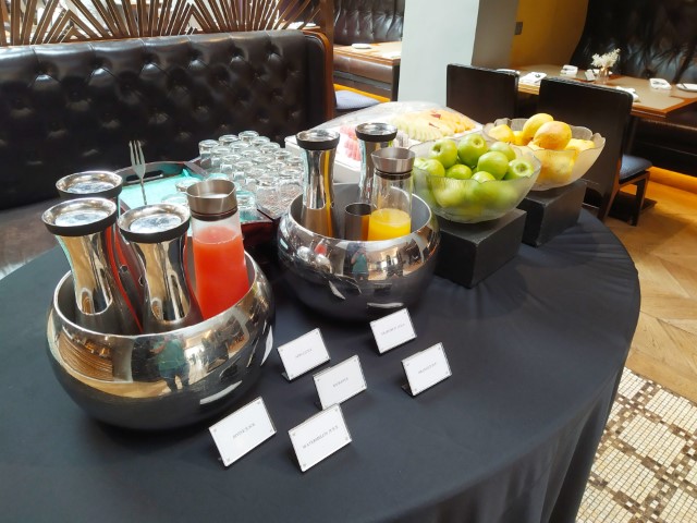 Breakfast InterContinental Singapore - Fresh Juices and Fruits