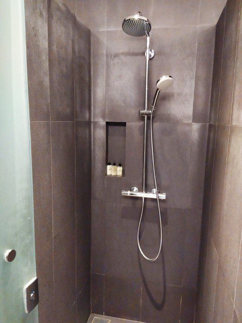 Shower facilities of gym at InterContinental Singapore