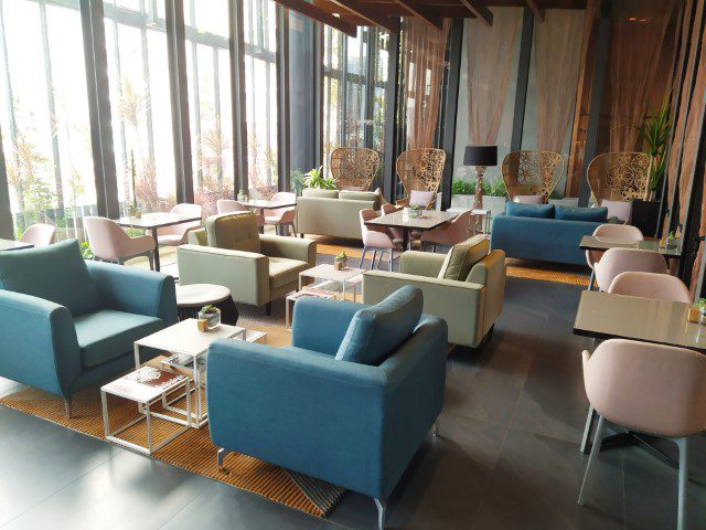 Club Lounge Oasia Hotel Downtown Review