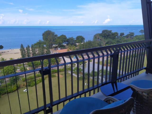 Balcony of Premier Sea View room of Westin Desaru