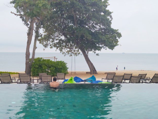 Instagrammable shots at Anantara Desaru Coast Resort & Villas Infinity Pool (albeit on a rainy day)