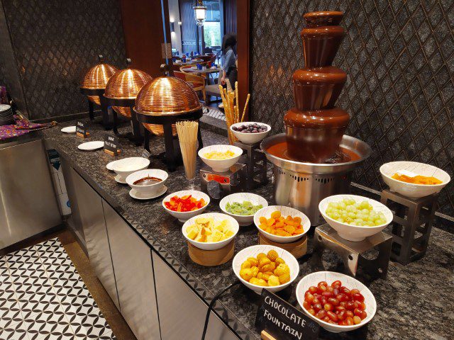 Thai-Laysia Night Dinner Buffet Anantara Desaru Review - Chocolate Fondue