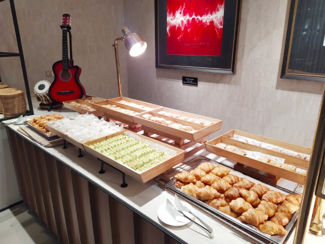 Hard Rock Hotel Desaru Sessions Breakfast - Breads