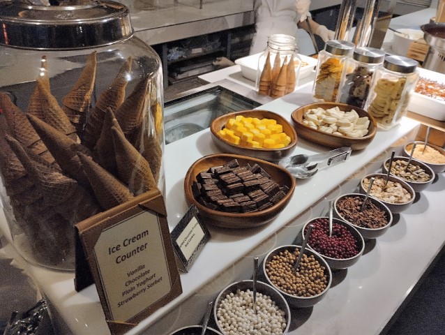 Melt Cafe Dinner Buffet Review - Ice Cream and Toppings