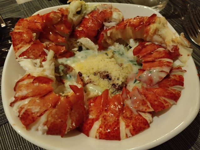 What we had at Melt Cafe Buffet Dinner - DIY Lobster Pasta (8 lobsters here)