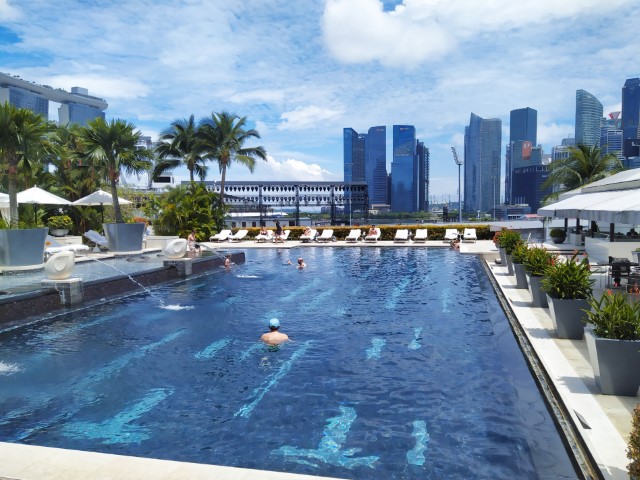 Mandarin Oriental Singapore Swimming Pool