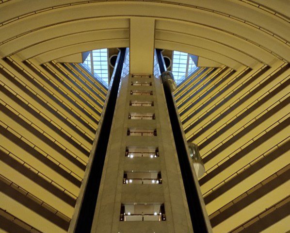 Beautiful architecture within Mandarin Oriental Singapore