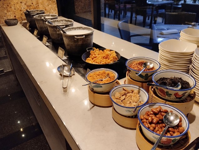 Mandarin Oriental Singapore Breakfast Buffet at Melt Cafe - Congee and condiments