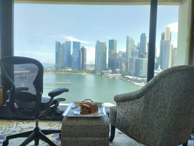Chilling out in Mandarin Oriental Singapore Marina Bay View King Room Review