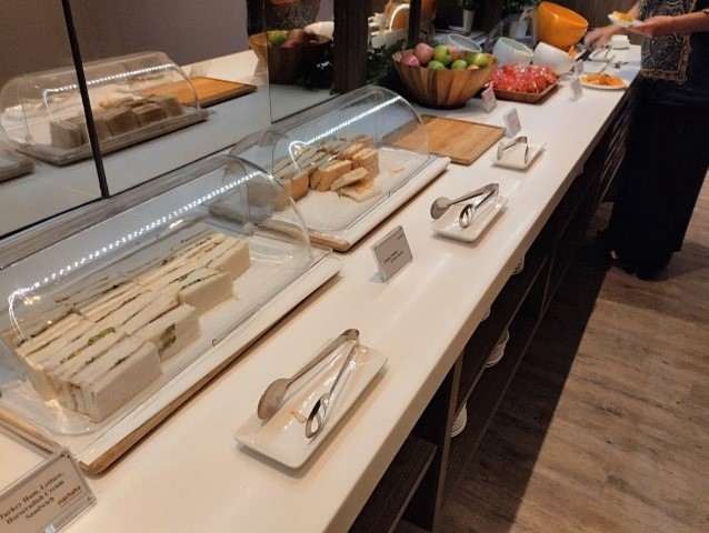 Marhaba Lounge T1 Review Sandwiches