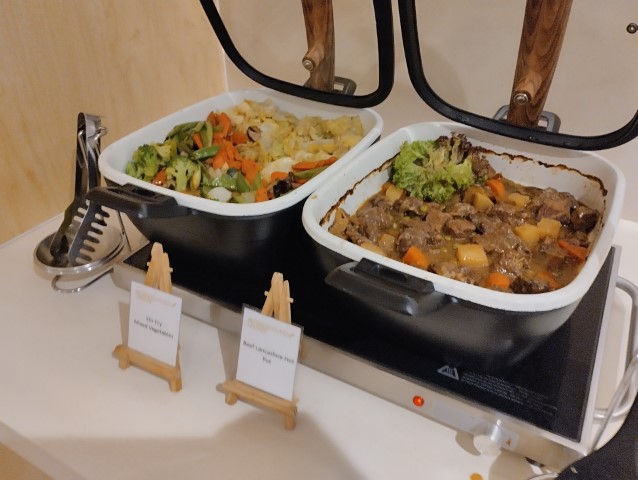 Royal Brunei Sky Lounge Review - Braised Beef and Mixed Vegetables
