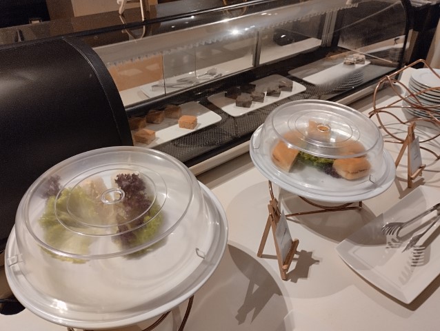Royal Brunei Sky Lounge Review - Sandwiches and Cakes