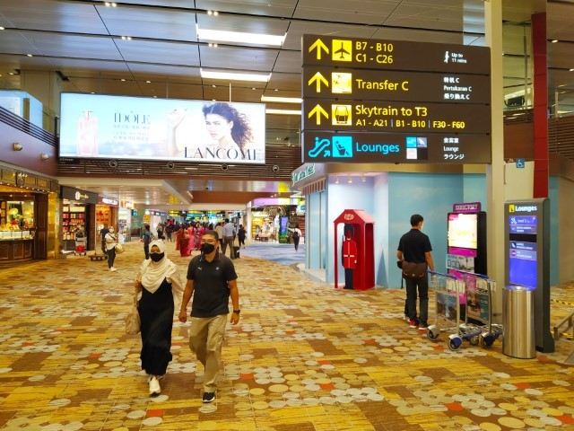 Directions to Lounges at Changi Airport Terminal 1