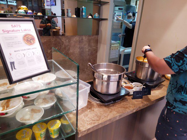 SATS Premier Lounge T3 Review DIY Laksa Station