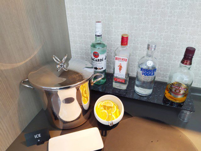 Marhaba Lounge T3 Review - Spirits