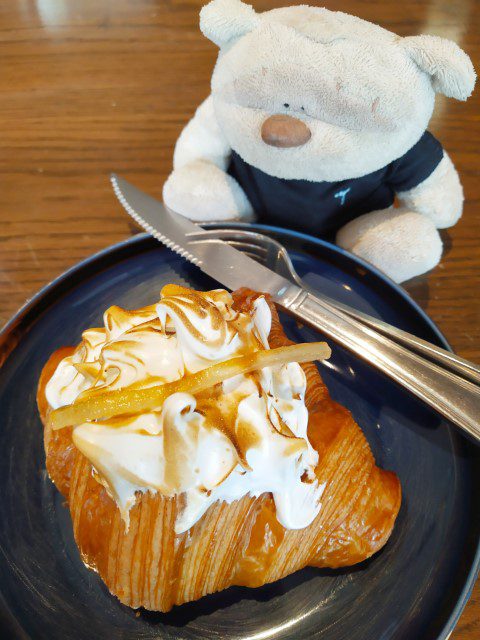 Tiengna Viennoiserie Bangkok - Yuzu Croissant (150 Baht)