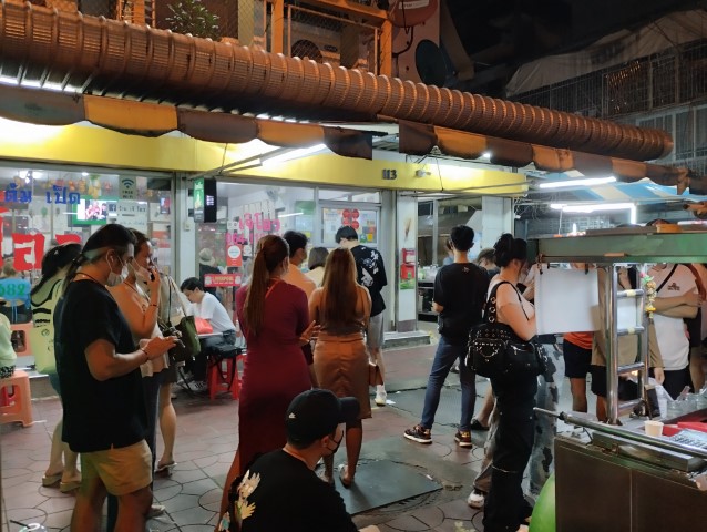 Long Queues at Jeh O Chula Bangkok