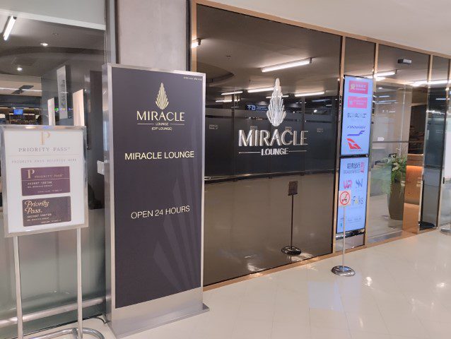 Miracle Lounge Bangkok Airport Review