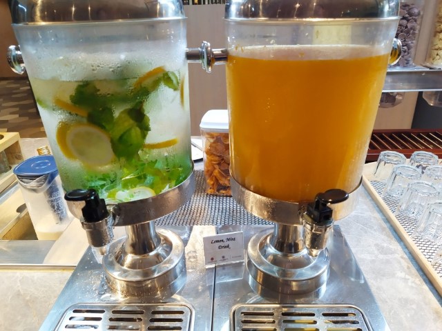Water and Orange juice at Blossom Lounge T4 Changi Airport