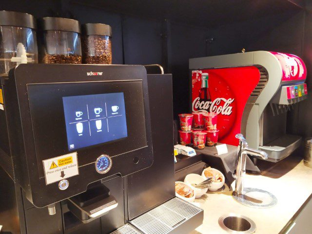 Coffee and Soft Drink at Blossom Lounge Changi Airport T4