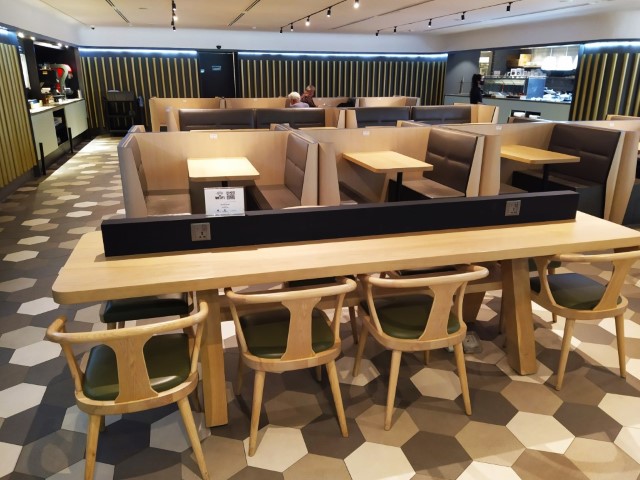 Dining tables at Blossom Lounge T4 Changi Airport