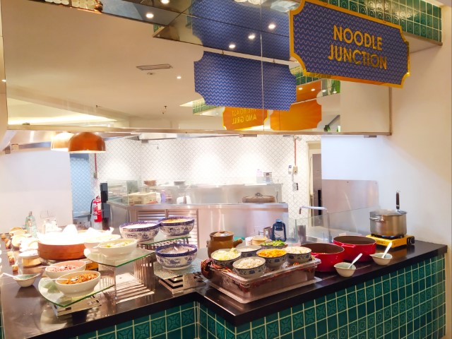 DoubleTree Resort Hilton Penang Breakfast at Makan Kitchen - Noodle Station