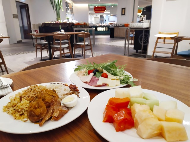 DoubleTree Resort Hilton Penang Breakfast Buffet - Fruits and Salad
