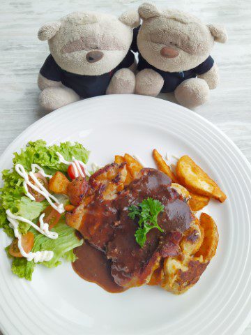 2bearbear at Top View Restaurant Penang (Chicken Chop)