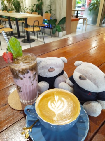 2 Acres Cafe Hojicha Berries (RM15) and White Coffee with Extra Shot (RM14)