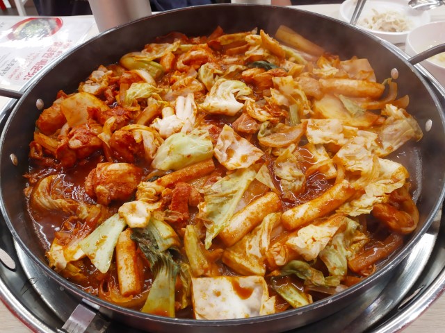Paik's Pan Spicy Dakgalbi (Chicken) Hanoi Vietnam Review