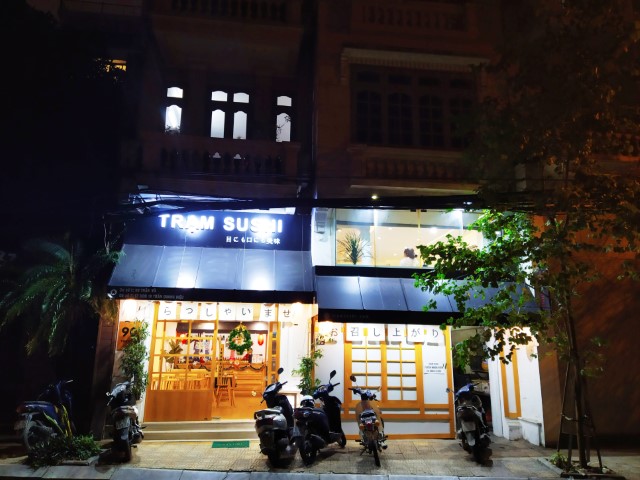 Entrance of Tram Sushi Hanoi Review