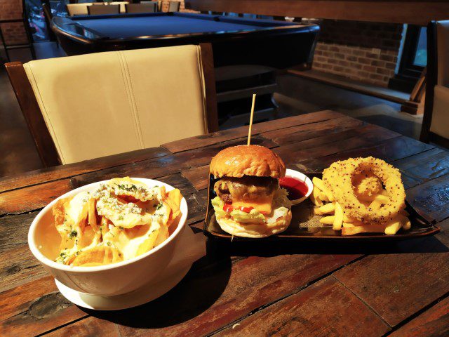 Home Made Chips (125k VND) and Brewer's Burger (230k VND) from Turtle Lake Brewing Company Hanoi