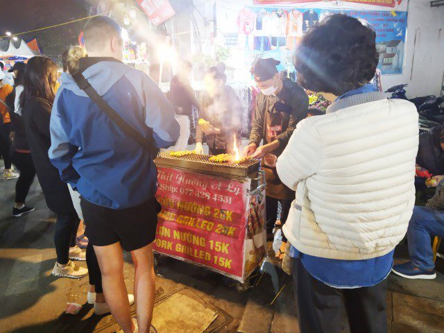 Dong Xuan Night Market - Street Food Hanoi